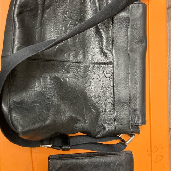 Womens Black Leather Coach Purse & matching Coach womens wallet - Picture 4 of 5